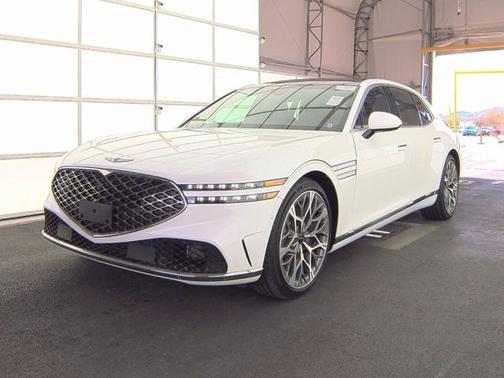 2024 Genesis G90 e-SC