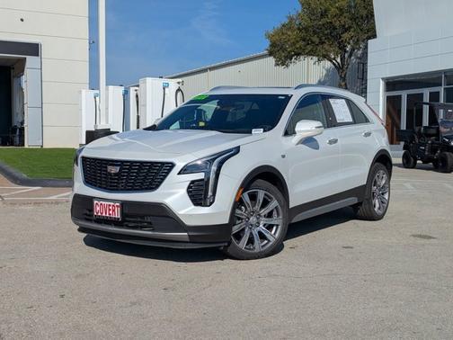 2022 Cadillac XT4 AWD Premium Luxury