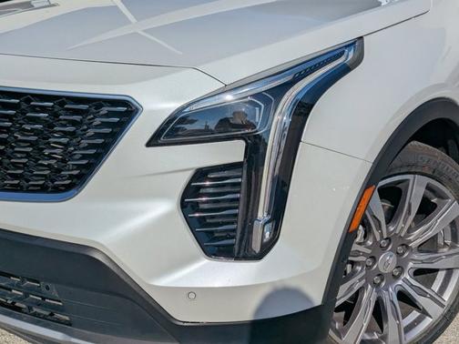 2022 Cadillac XT4 AWD Premium Luxury