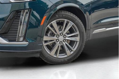 2025 Cadillac XT6 FWD Premium Luxury