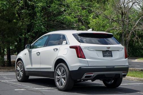 Crystal White Tricoat 2026 Cadillac XT5 FWD Premium Luxury