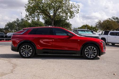 2024 Cadillac LYRIQ Sport