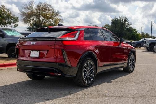 2024 Cadillac LYRIQ Sport