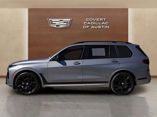 2023 BMW X7 M60i