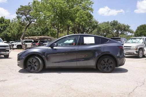 2025 Tesla Model Y Long Range