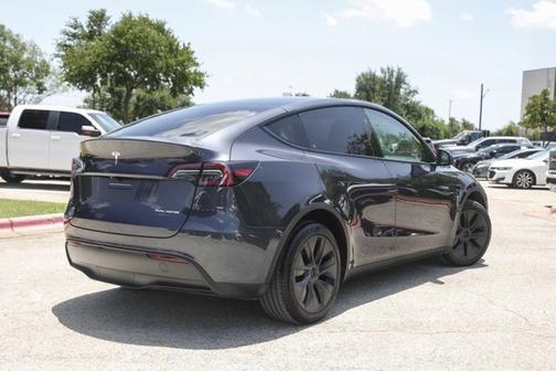 2025 Tesla Model Y Long Range