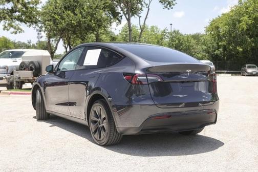 2025 Tesla Model Y Long Range