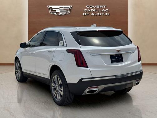 Crystal White Tricoat 2026 Cadillac XT5 FWD Premium Luxury