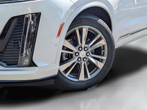 2025 Cadillac XT6 FWD Premium Luxury