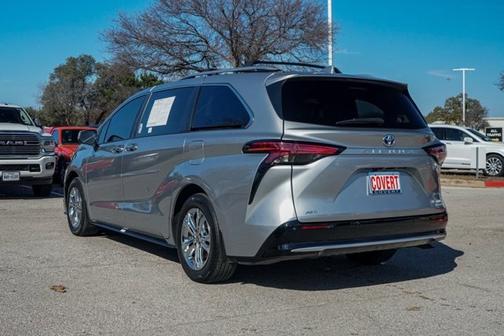 2024 Toyota Sienna Platinum