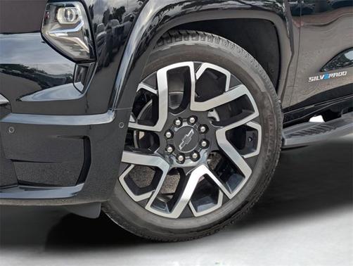 2024 Chevrolet Silverado EV RST