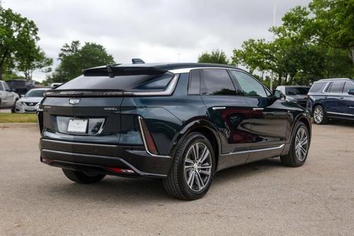 Emerald Lake Metallic 2024 Cadillac LYRIQ Luxury