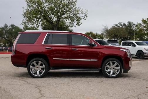 2017 Cadillac Escalade Luxury