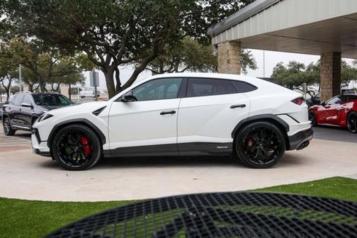 2024 Lamborghini Urus Performante