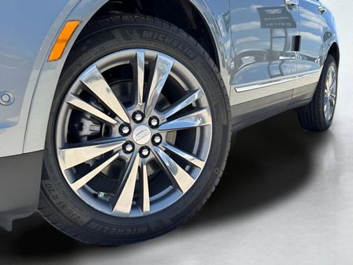 Argent Silver Metallic 2026 Cadillac XT5 FWD Premium Luxury