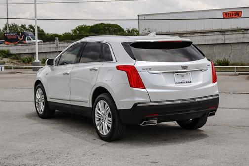 Photo 5 of 33 of 2018 Cadillac XT5 Premium Luxury