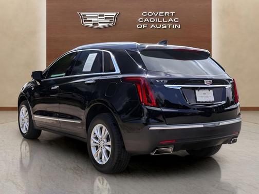 Stellar Black Metallic 2024 Cadillac XT5 FWD Luxury