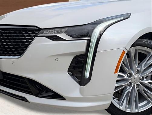 2022 Cadillac CT4 Premium Luxury