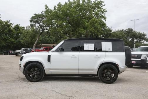 2022 Land Rover Defender SE