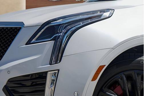 Crystal White Tricoat 2026 Cadillac XT5 AWD Sport