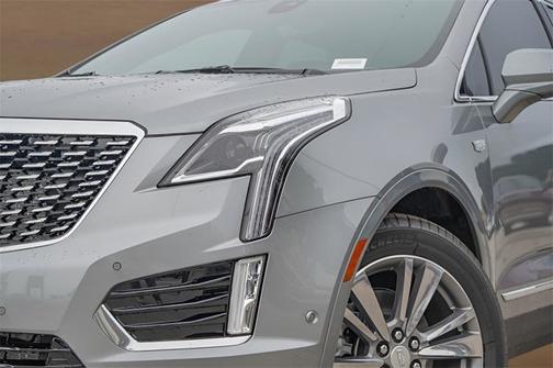 2025 Cadillac XT5 FWD Premium Luxury