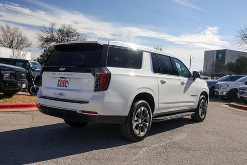 2025 Chevrolet Suburban LS