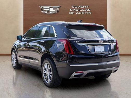 Stellar Black Metallic 2022 Cadillac XT5 FWD Premium Luxury