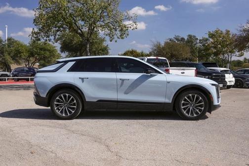 2025 Cadillac LYRIQ Sport