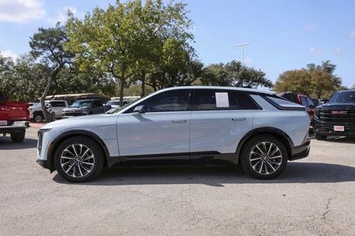 2025 Cadillac LYRIQ Sport