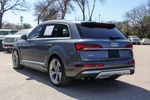 2023 Audi SQ7 Premium Plus