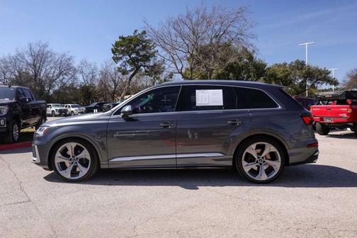 2023 Audi SQ7 Premium Plus