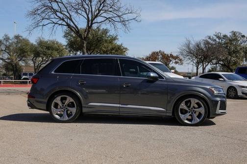 2023 Audi SQ7 Premium Plus