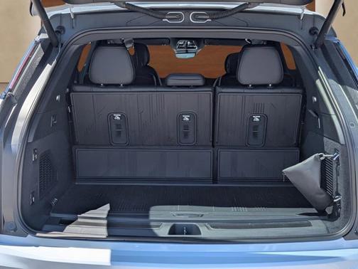 Vibrant White Tricoat 2026 Cadillac Escalade IQ Sport