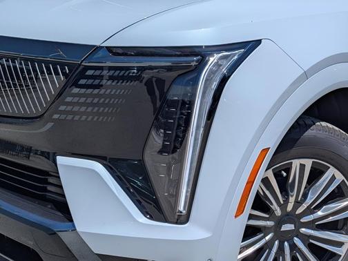 Vibrant White Tricoat 2026 Cadillac Escalade IQ Sport