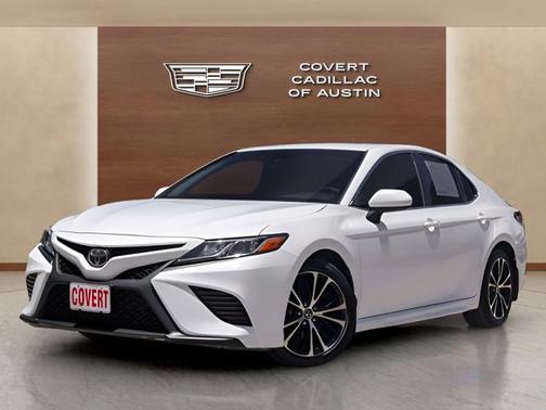 Super White 2018 Toyota Camry SE