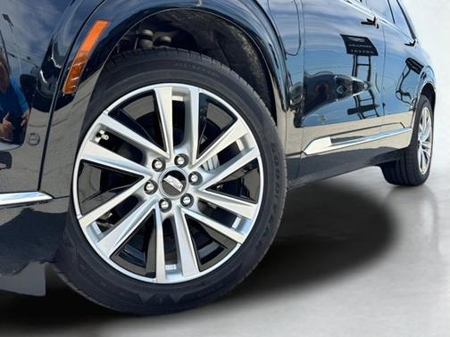 Stellar Black Metallic 2026 Cadillac VISTIQ Luxury