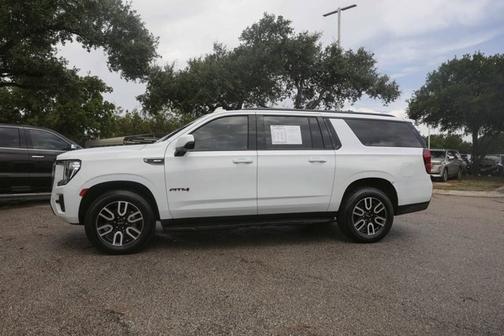 2022 GMC Yukon XL AT4