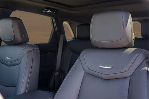 Crystal White Tricoat 2026 Cadillac XT5 FWD Premium Luxury