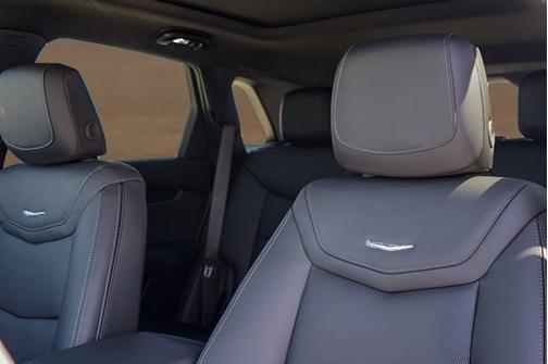 Crystal White Tricoat 2026 Cadillac XT5 FWD Premium Luxury