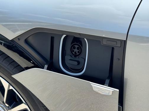 Argent Silver Metallic 2026 Cadillac LYRIQ Sport