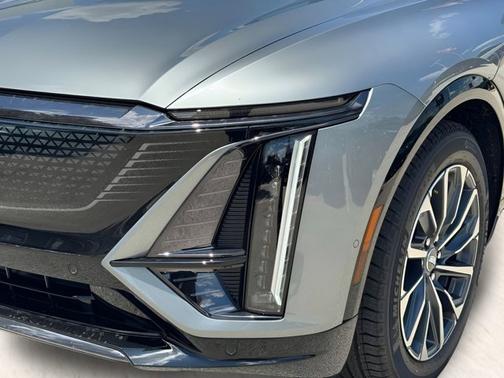 Argent Silver Metallic 2026 Cadillac LYRIQ Sport