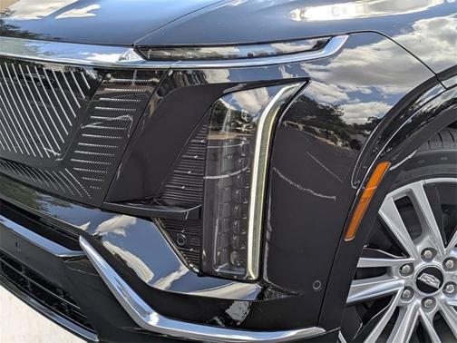 2026 Cadillac VISTIQ Luxury