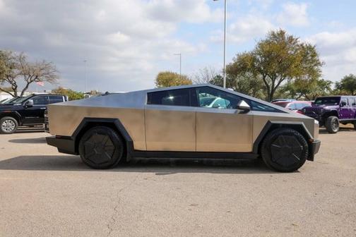 2024 Tesla Cybertruck Cyberbeast