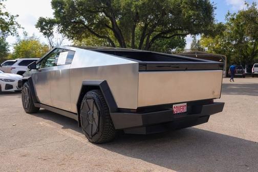 2024 Tesla Cybertruck Cyberbeast