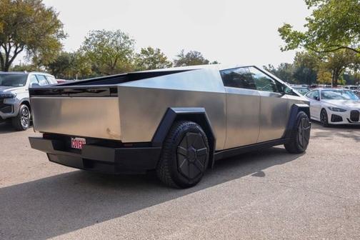 2024 Tesla Cybertruck Cyberbeast