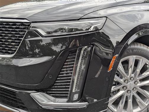 2025 Cadillac XT6 FWD Premium Luxury