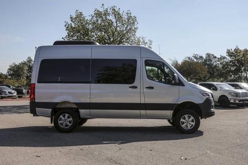 2024 Mercedes-Benz Sprinter 2500 Passenger 144 WB
