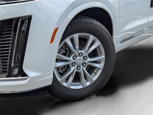 2025 Cadillac XT6 FWD Luxury