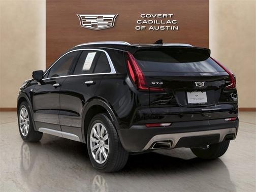 2022 Cadillac XT4 FWD Premium Luxury