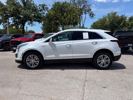Crystal White Tricoat 2023 Cadillac XT5 AWD Premium Luxury